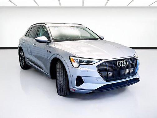 2022 Audi e-tron Premium