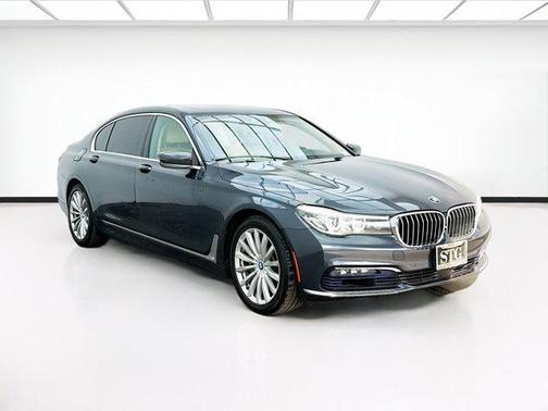 2017 BMW 740 740i
