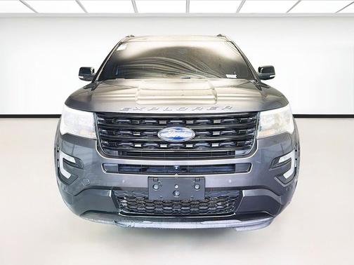 Magnetic Metallic 2017 Ford Explorer sport