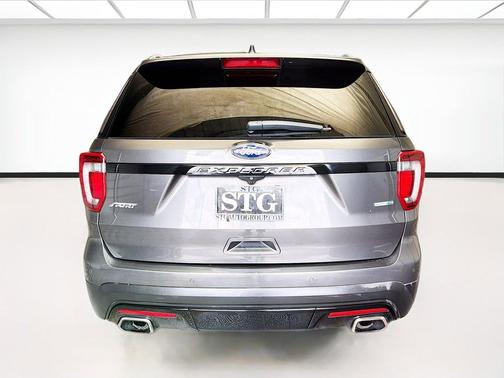 Magnetic Metallic 2017 Ford Explorer sport