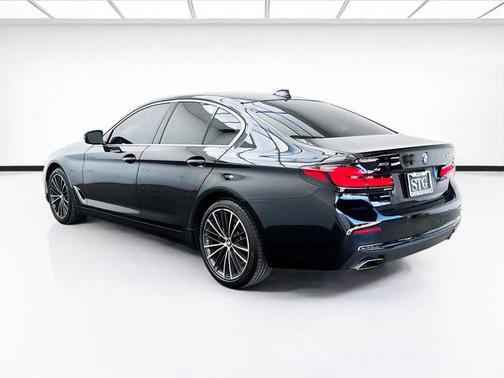 Jet Black 2022 BMW 540 i xDrive