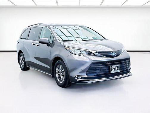 2023 Toyota Sienna XLE 7 Passenger