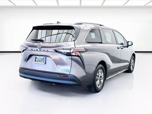 2023 Toyota Sienna XLE 7 Passenger