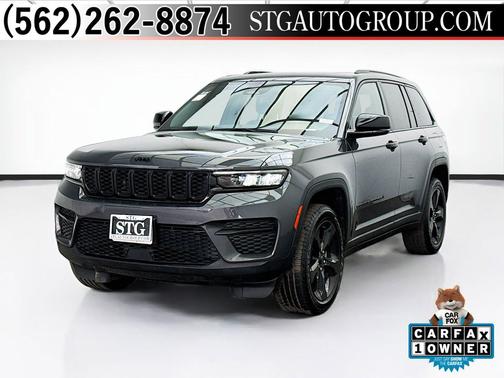 Baltic Gray Metallic Clearcoat 2023 Jeep Grand Cherokee Altitude