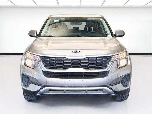 Steel Gray 2021 Kia Seltos LX