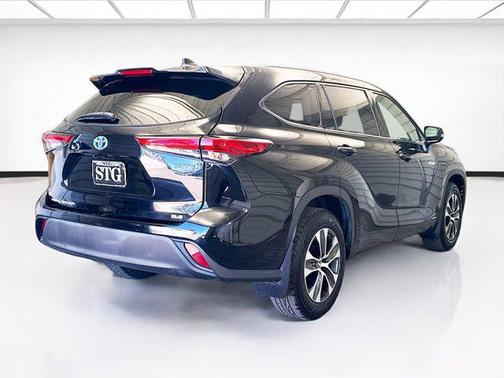 2021 Toyota Highlander Hybrid XLE