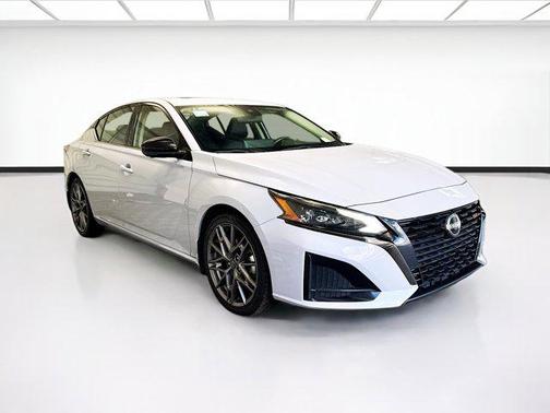 2023 Nissan Altima SR VC-Turbo FWD