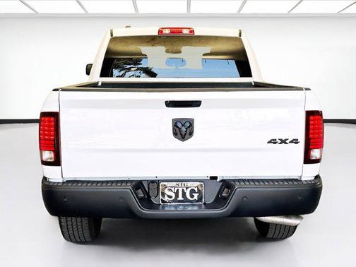2024 RAM 1500 Classic Warlock Crew Cab 4x4 5'7' Box