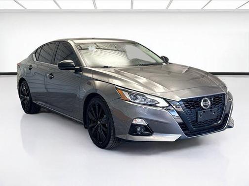 2022 Nissan Altima SR FWD