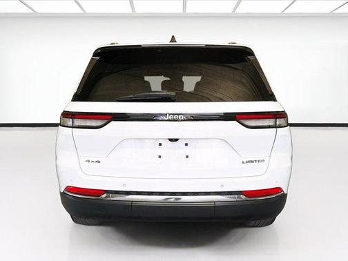 Bright White Clearcoat 2022 Jeep Grand Cherokee Limited