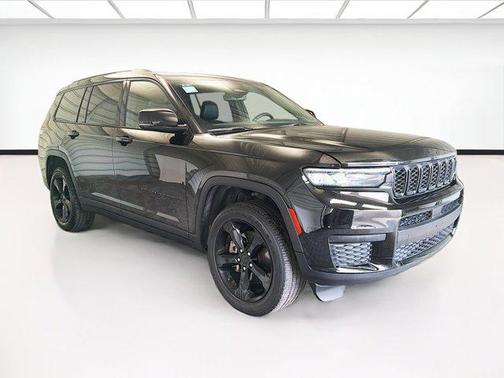 Diamond Black Crystal Pearlcoat 2023 Jeep Grand Cherokee L Altitude