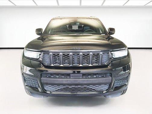 Diamond Black Crystal Pearlcoat 2023 Jeep Grand Cherokee L Altitude