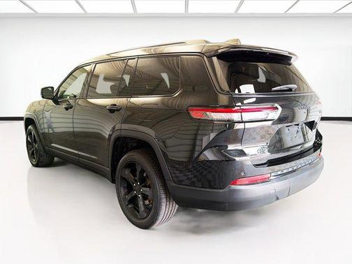 Diamond Black Crystal Pearlcoat 2023 Jeep Grand Cherokee L Altitude