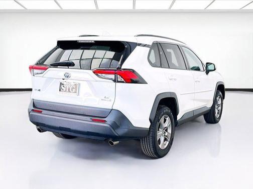 Ice Cap 2023 Toyota RAV4 Hybrid LE