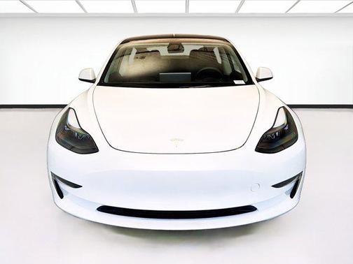 Pearl White Multi-Coat 2023 Tesla Model 3 Standard Range
