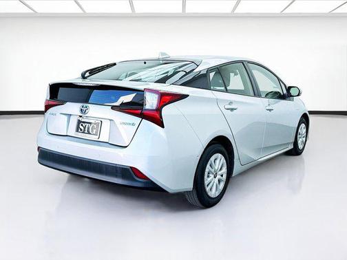 2022 Toyota Prius LE