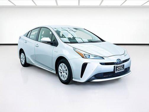 2022 Toyota Prius LE