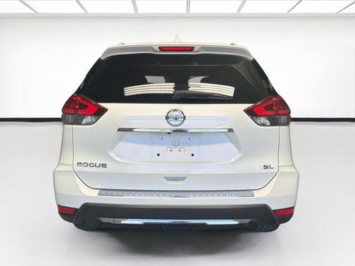 Pearl White 2018 Nissan Rogue SL