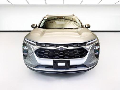 Sterling Gray Metallic 2025 Chevrolet Trax LT