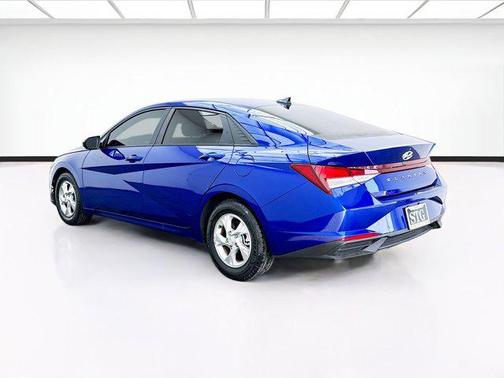 2021 Hyundai ELANTRA SE