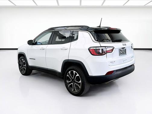 Bright White Clearcoat 2023 Jeep Compass Limited