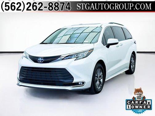 2023 Toyota Sienna XLE 8 Passenger
