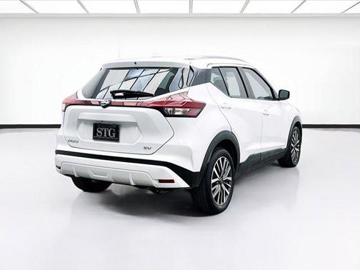 2022 Nissan Kicks SV