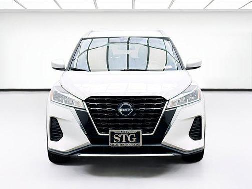 2022 Nissan Kicks SV