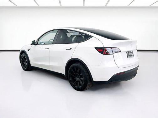Pearl White Multi-Coat 2024 Tesla Model Y Long Range Dual Motor All-Wheel Drive