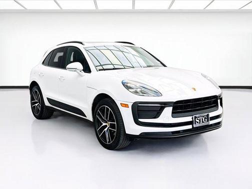 White 2022 Porsche Macan Macan
