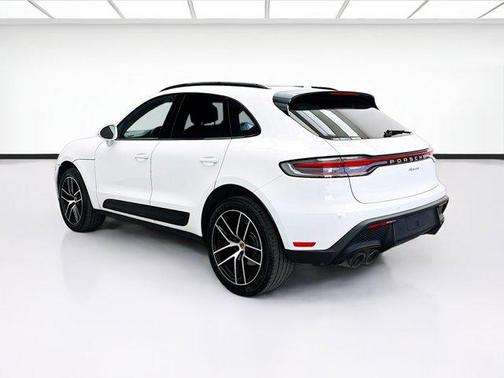 White 2022 Porsche Macan Macan