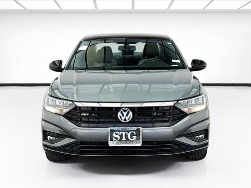 Platinum Gray Metallic 2019 Volkswagen Jetta 1.4T R-Line