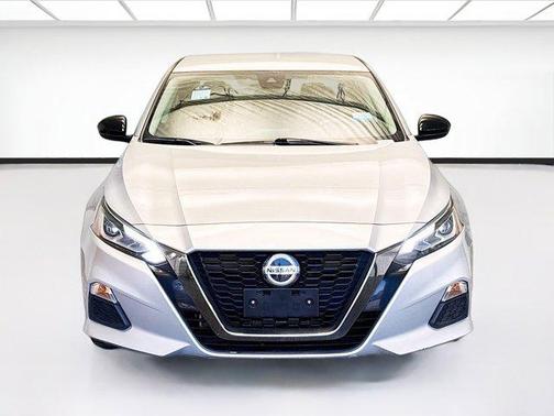 2021 Nissan Altima SR FWD