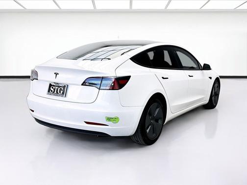 Pearl White Multi-Coat 2023 Tesla Model 3 Standard Range