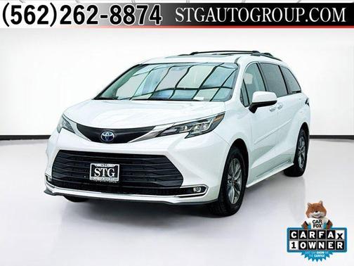 2022 Toyota Sienna XLE