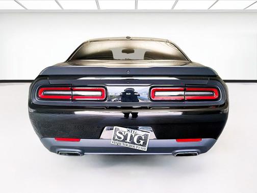 Pitch Black Clearcoat 2018 Dodge Challenger SXT
