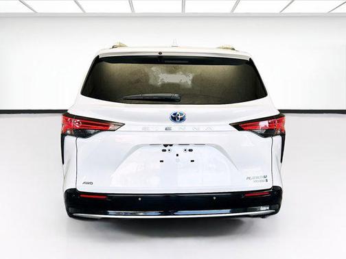 2024 Toyota Sienna Platinum 7 Passenger