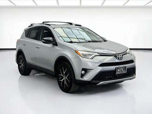Silver Sky Metallic 2016 Toyota RAV4 SE