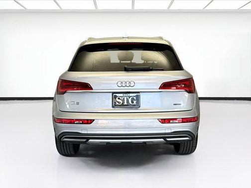 2022 Audi Q5 40 Premium Plus