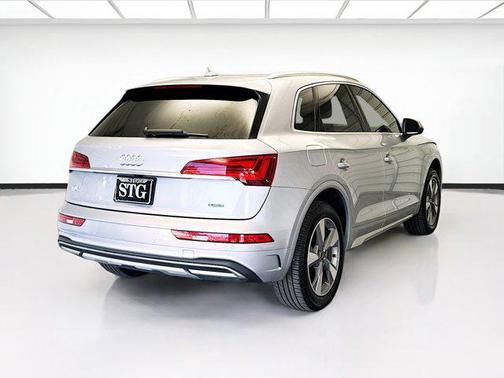2022 Audi Q5 40 Premium Plus
