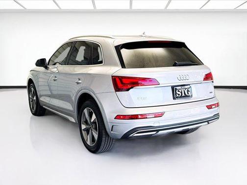2022 Audi Q5 40 Premium Plus