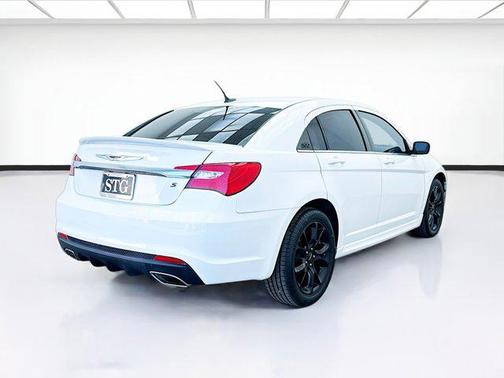 2013 Chrysler 200 Limited