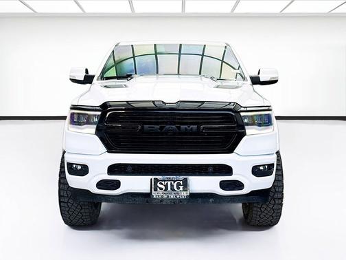 Bright White Clearcoat 2020 RAM 1500 Laramie