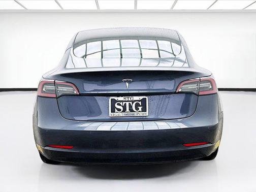 2022 Tesla Model 3 Standard Range