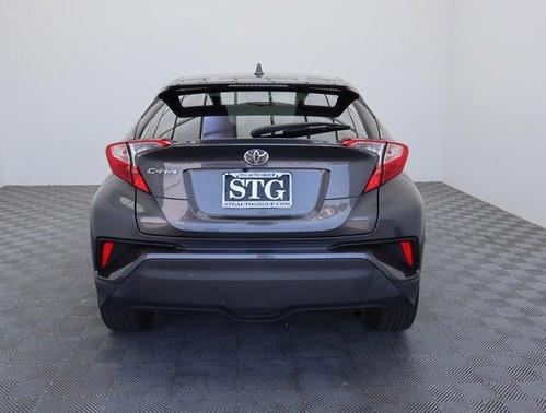 Photo 5 of 25 of 2019 Toyota C-HR Limited