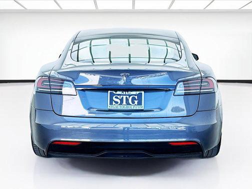 2022 Tesla Model S Base