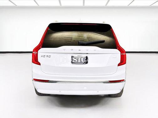 2023 Volvo XC90 Recharge Plug-In Hybrid T8 Ultimate Bright Theme 7-Seater