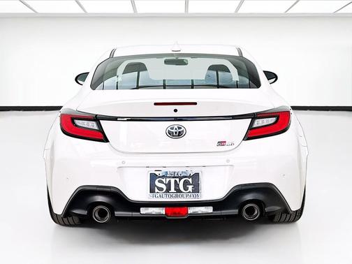 Halo 2024 Toyota GR86 Base