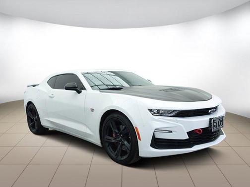 Photo 4 of 27 of 2020 Chevrolet Camaro 1SS
