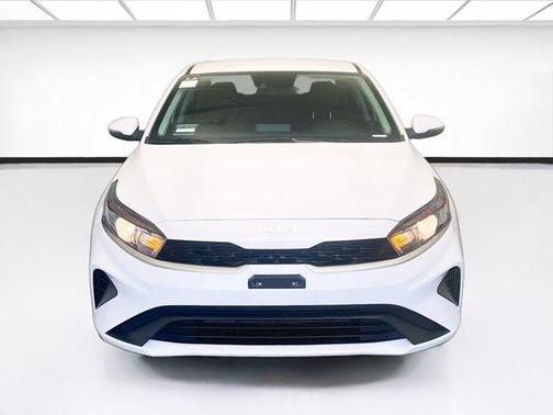 Snow White Pearl 2024 Kia Forte LXS